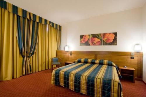 Hotel Master Turin Room photo